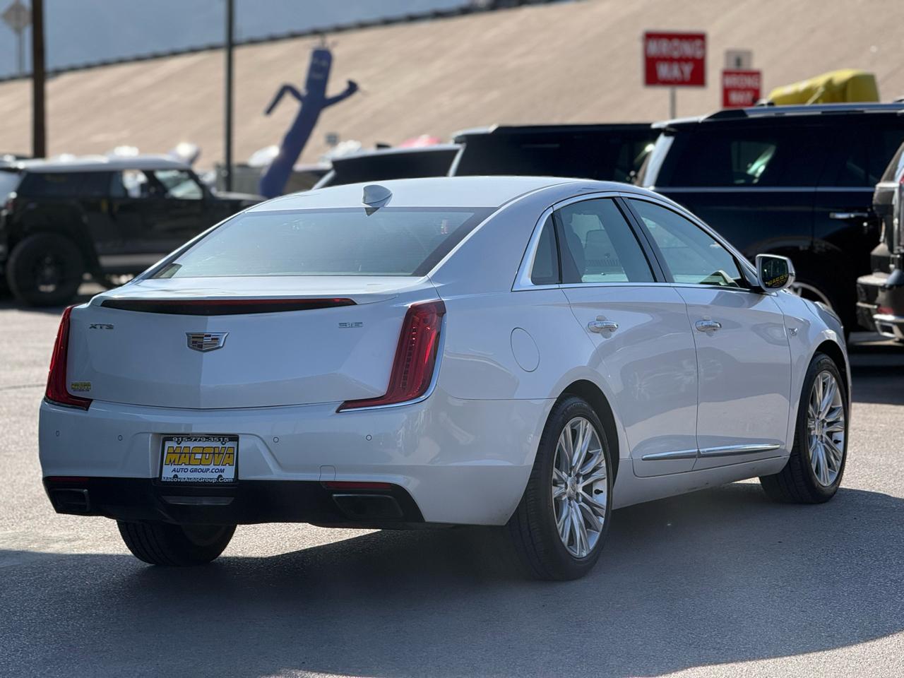 Cadillac XTS 4dr Sdn Luxury FWD 2019