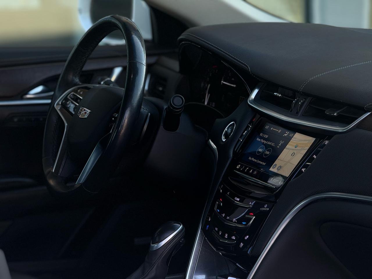 Cadillac XTS 4dr Sdn Luxury FWD 2019