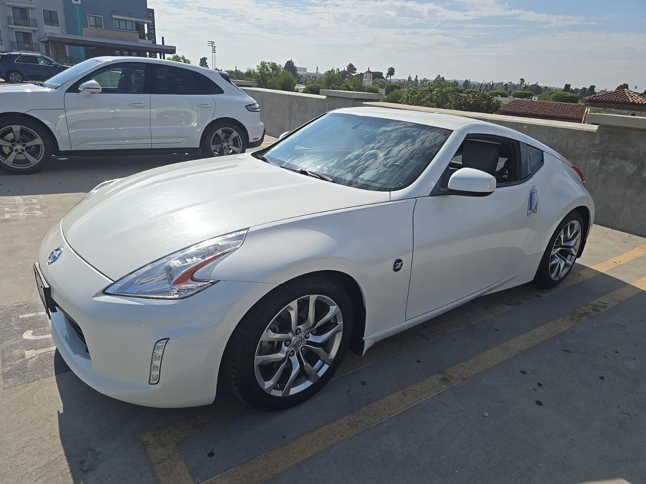 Nissan 370Z 2dr Cpe Auto Touring 2013