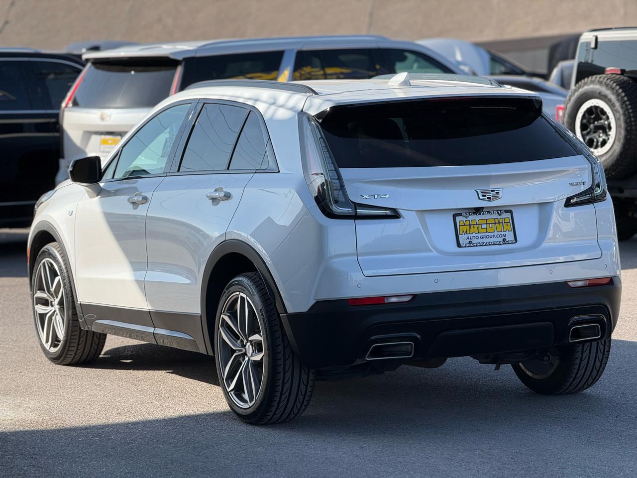 Cadillac XT4 FWD 4dr Sport 2023