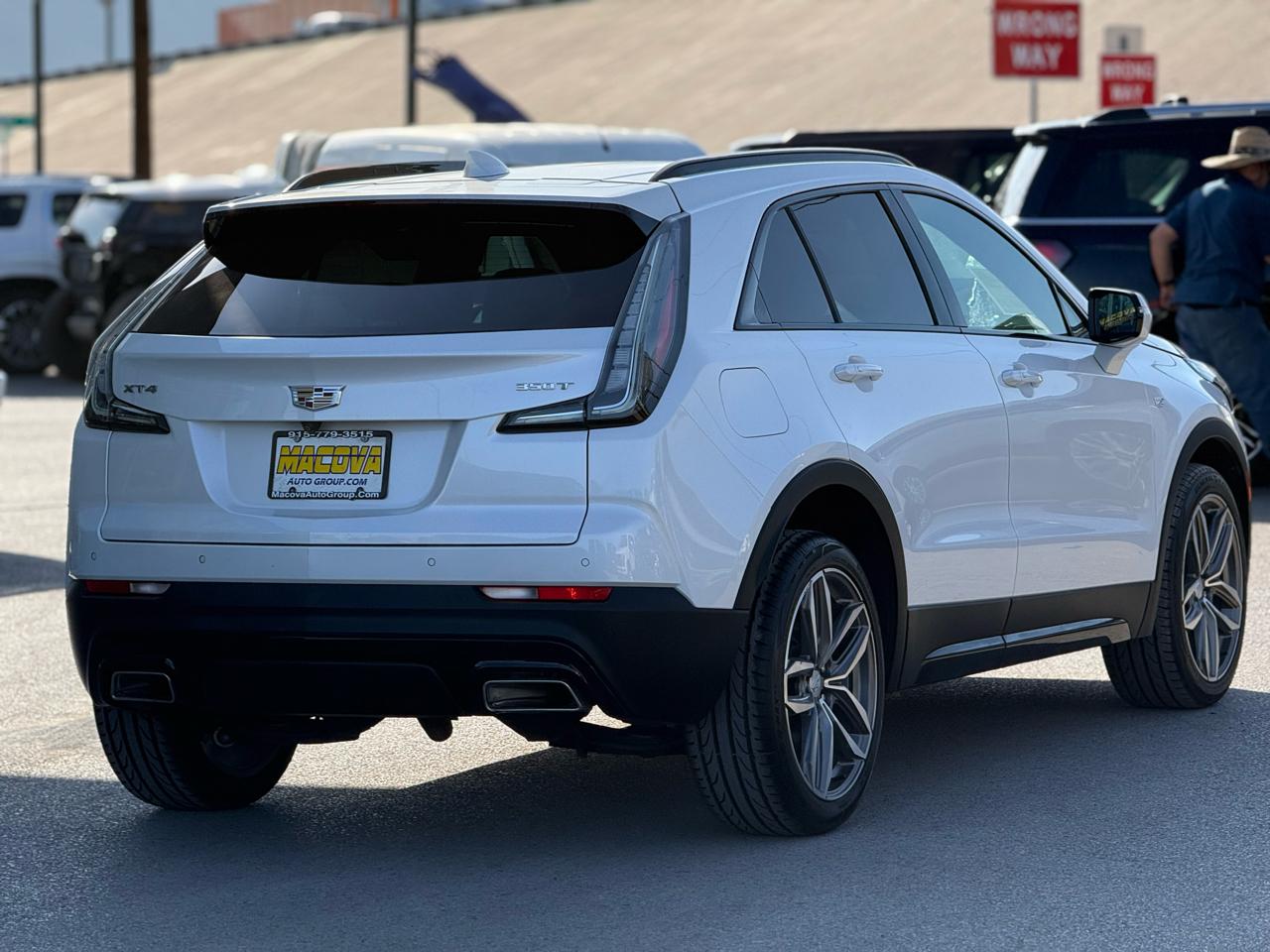 Cadillac XT4 FWD 4dr Sport 2023