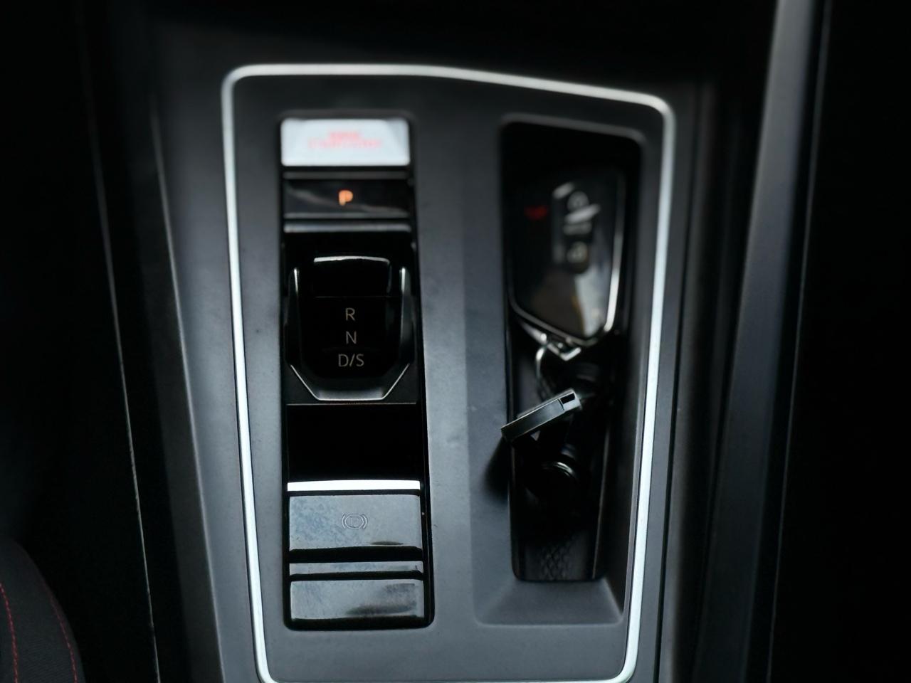 Volkswagen Golf GTI 2.0T SE DSG 2022