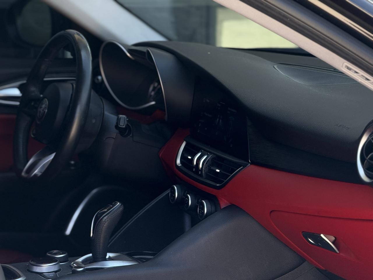 Alfa Romeo Giulia RWD 2021