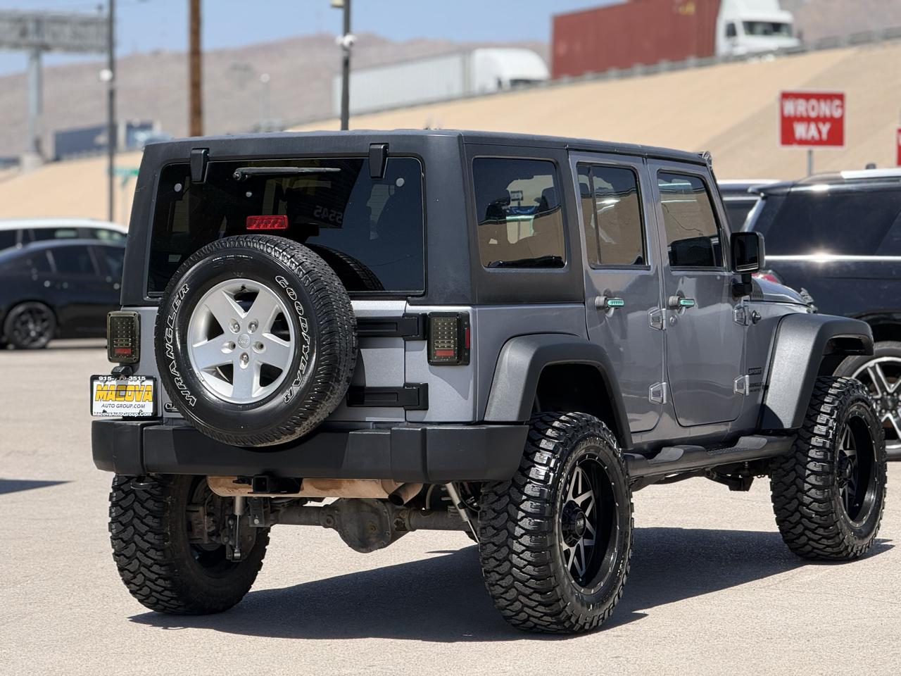 Jeep Wrangler Unlimited 4WD 4dr Sport 2016
