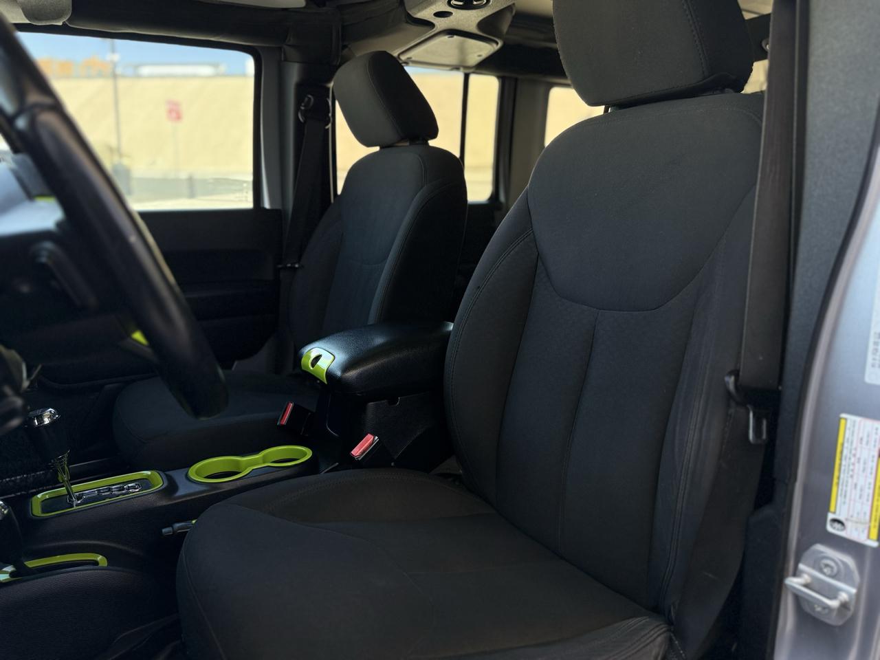 Jeep Wrangler Unlimited 4WD 4dr Sport 2016