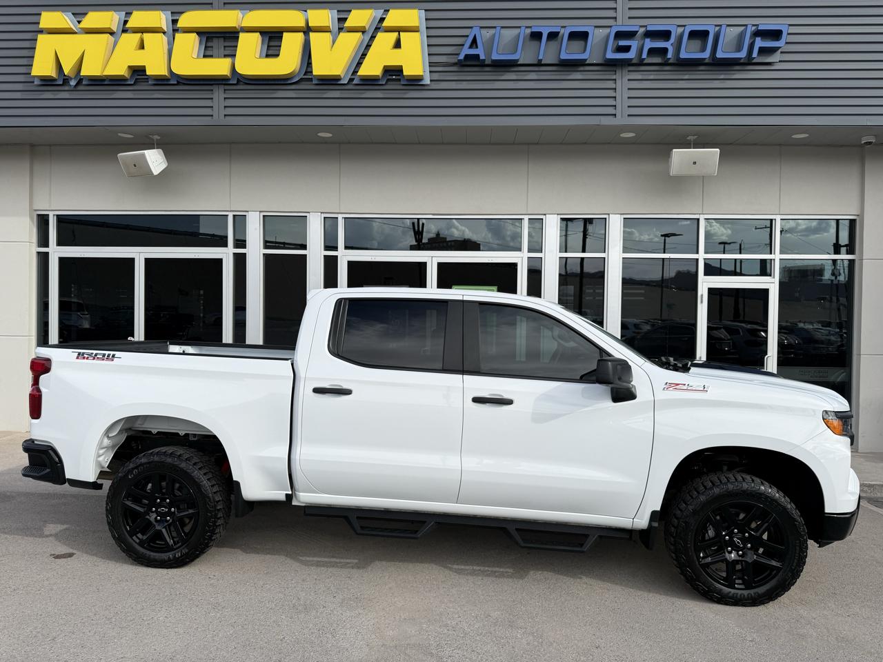 2024 Chevrolet Silverado 1500 4WD Crew Cab 147" Custom Trail Boss