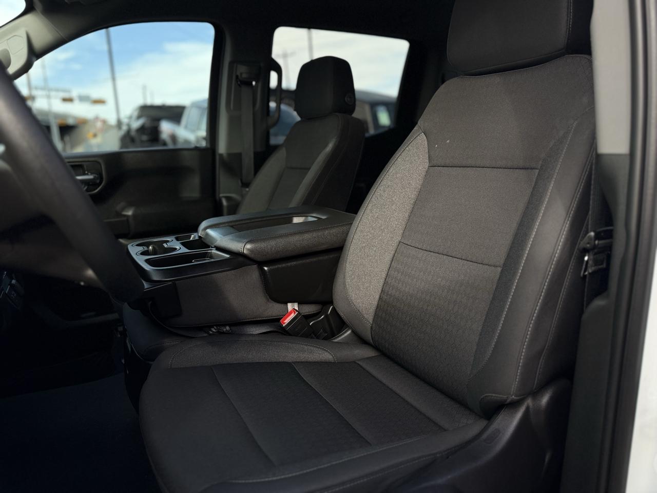 Chevrolet Silverado 1500 4WD Crew Cab 147" Custom Trail Boss 2024