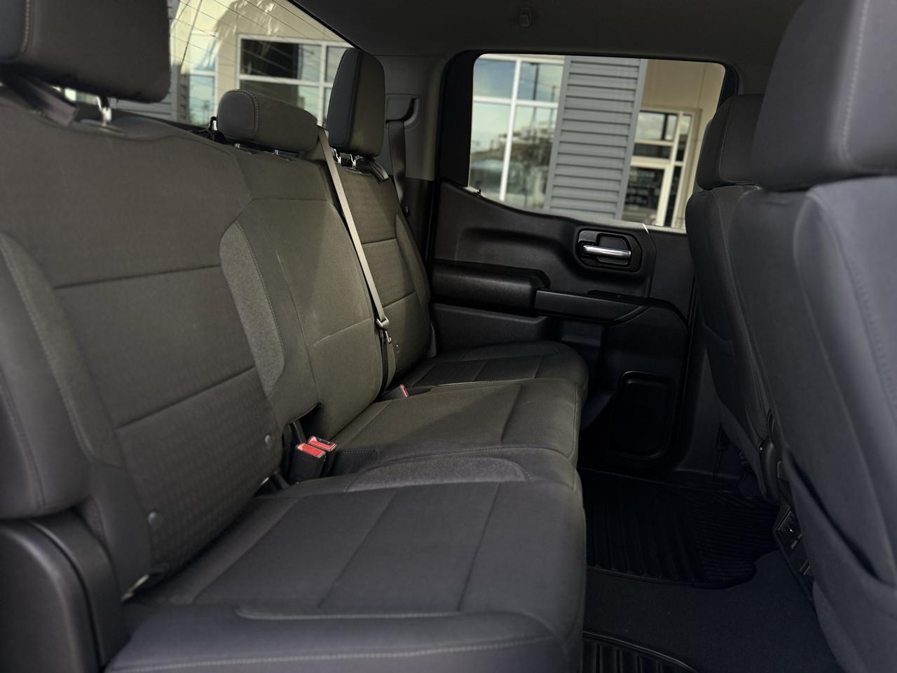 Chevrolet Silverado 1500 4WD Crew Cab 147" Custom Trail Boss 2024