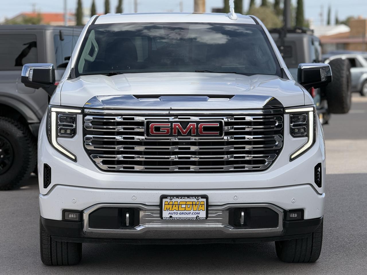 GMC Sierra 1500 4WD Crew Cab 147" Denali 2023