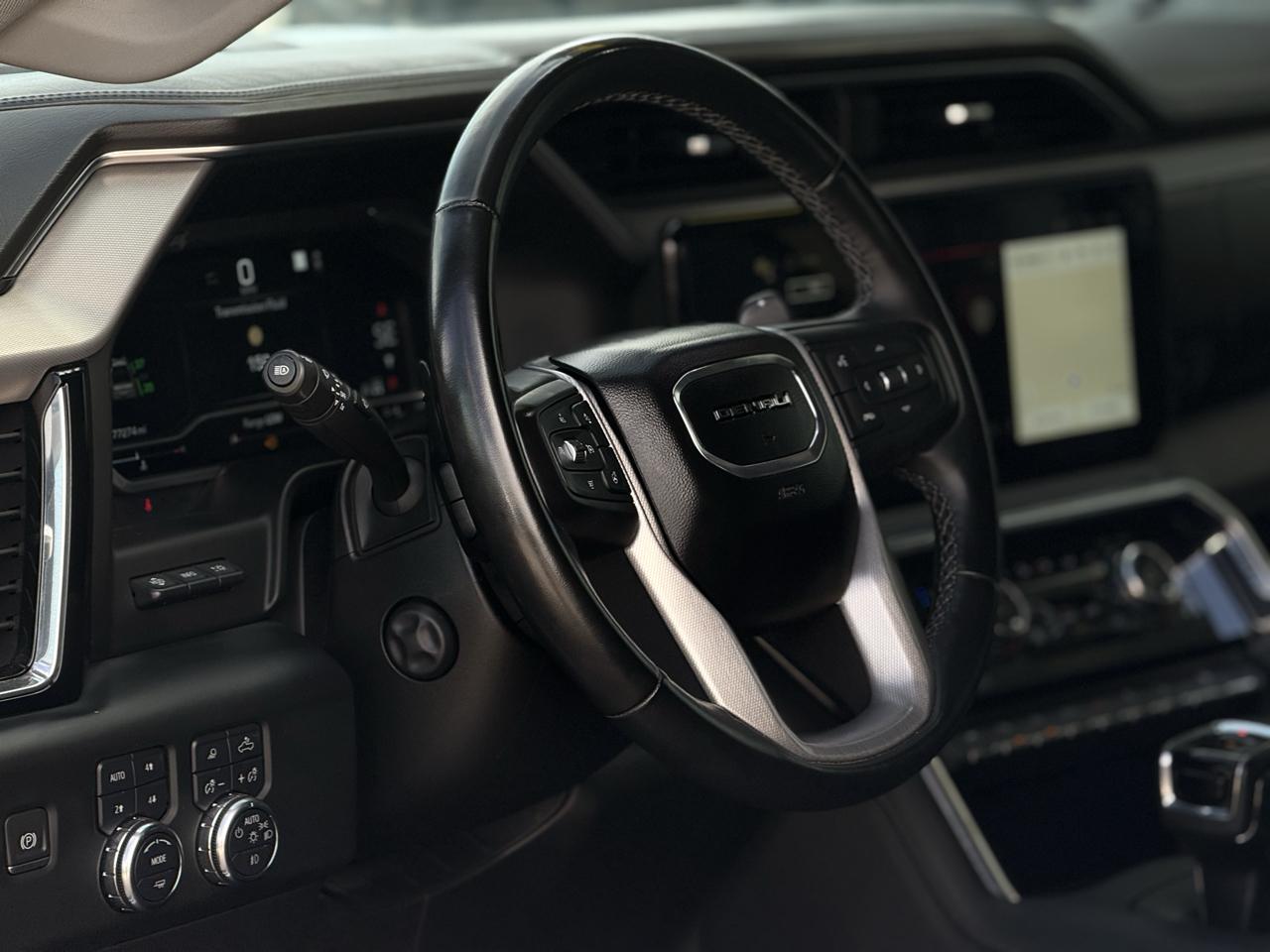 GMC Sierra 1500 4WD Crew Cab 147" Denali 2023