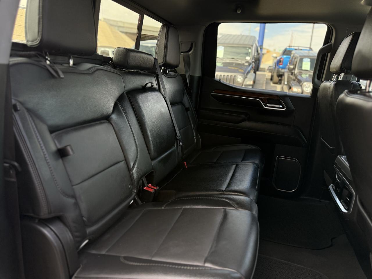 GMC Sierra 1500 4WD Crew Cab 147" Denali 2023