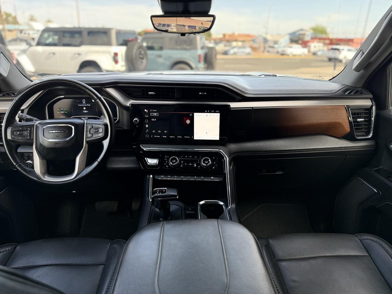 GMC Sierra 1500 4WD Crew Cab 147" Denali 2023