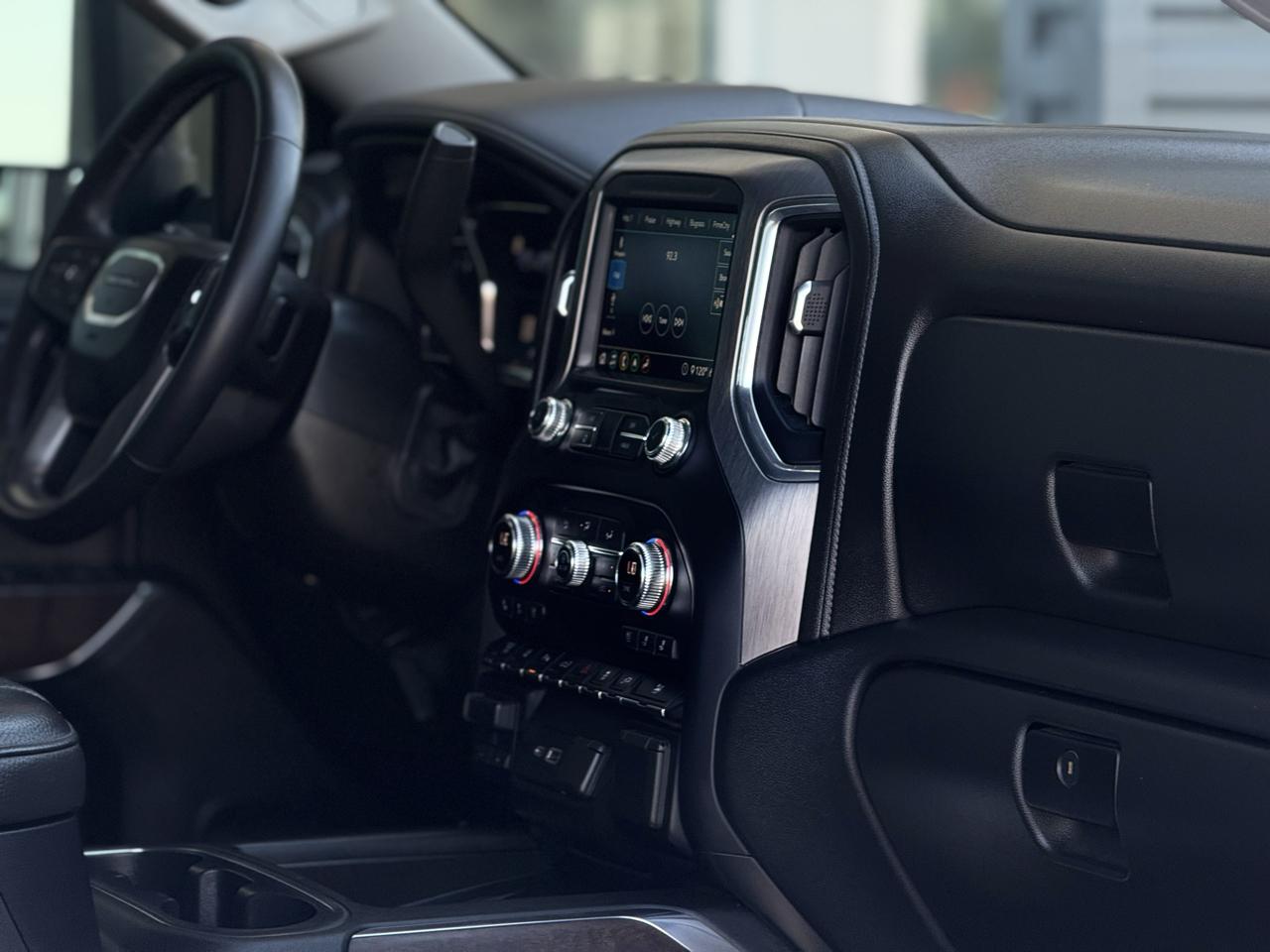 GMC Sierra 3500HD 4WD Crew Cab 172" Denali 2020