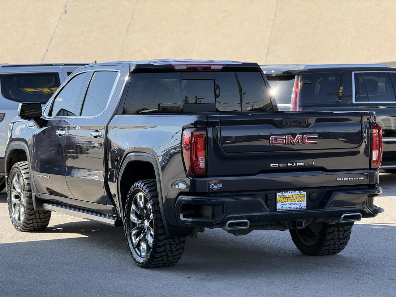 GMC Sierra 1500 4WD Crew Cab 147" Denali 2023