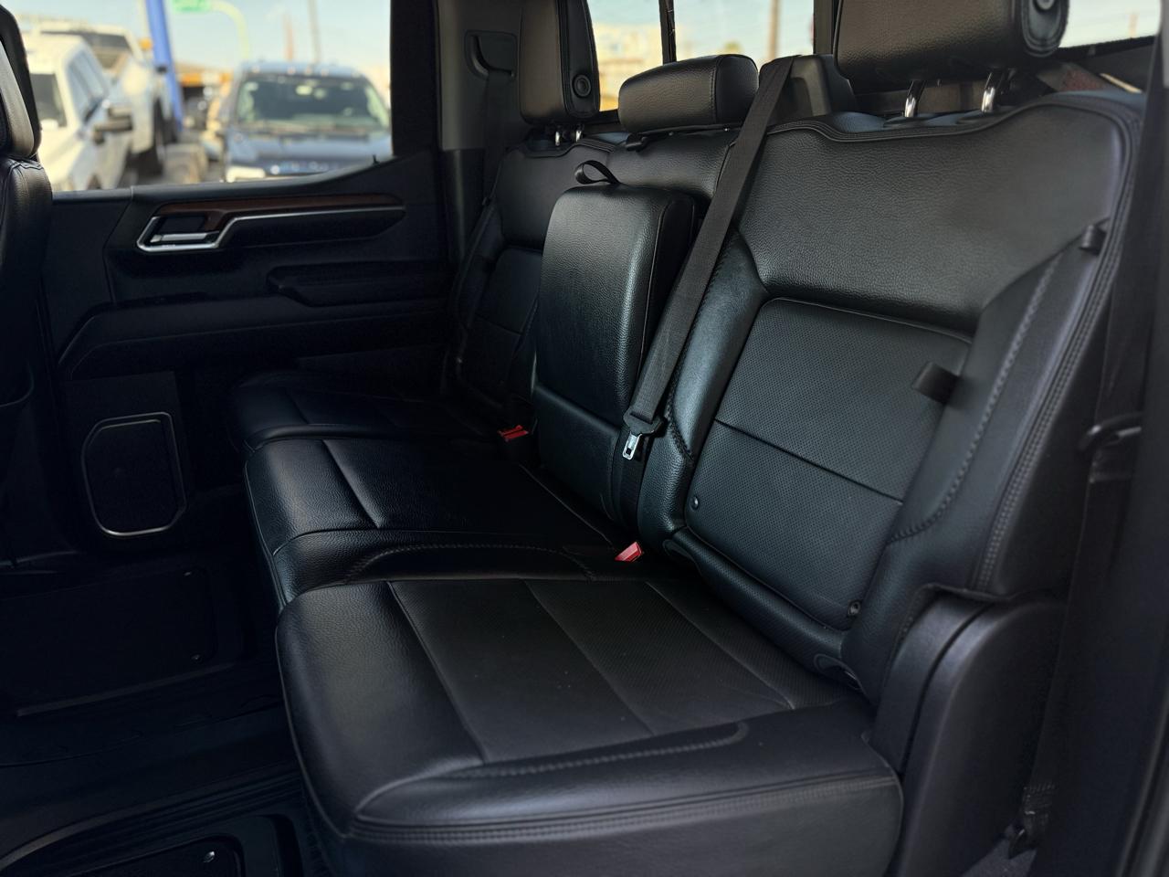 GMC Sierra 1500 4WD Crew Cab 147" Denali 2023