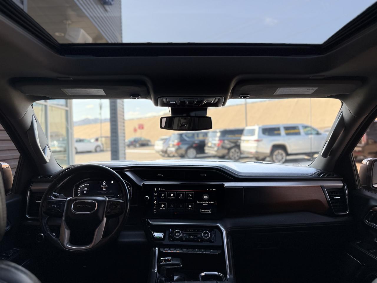 GMC Sierra 1500 4WD Crew Cab 147" Denali 2023
