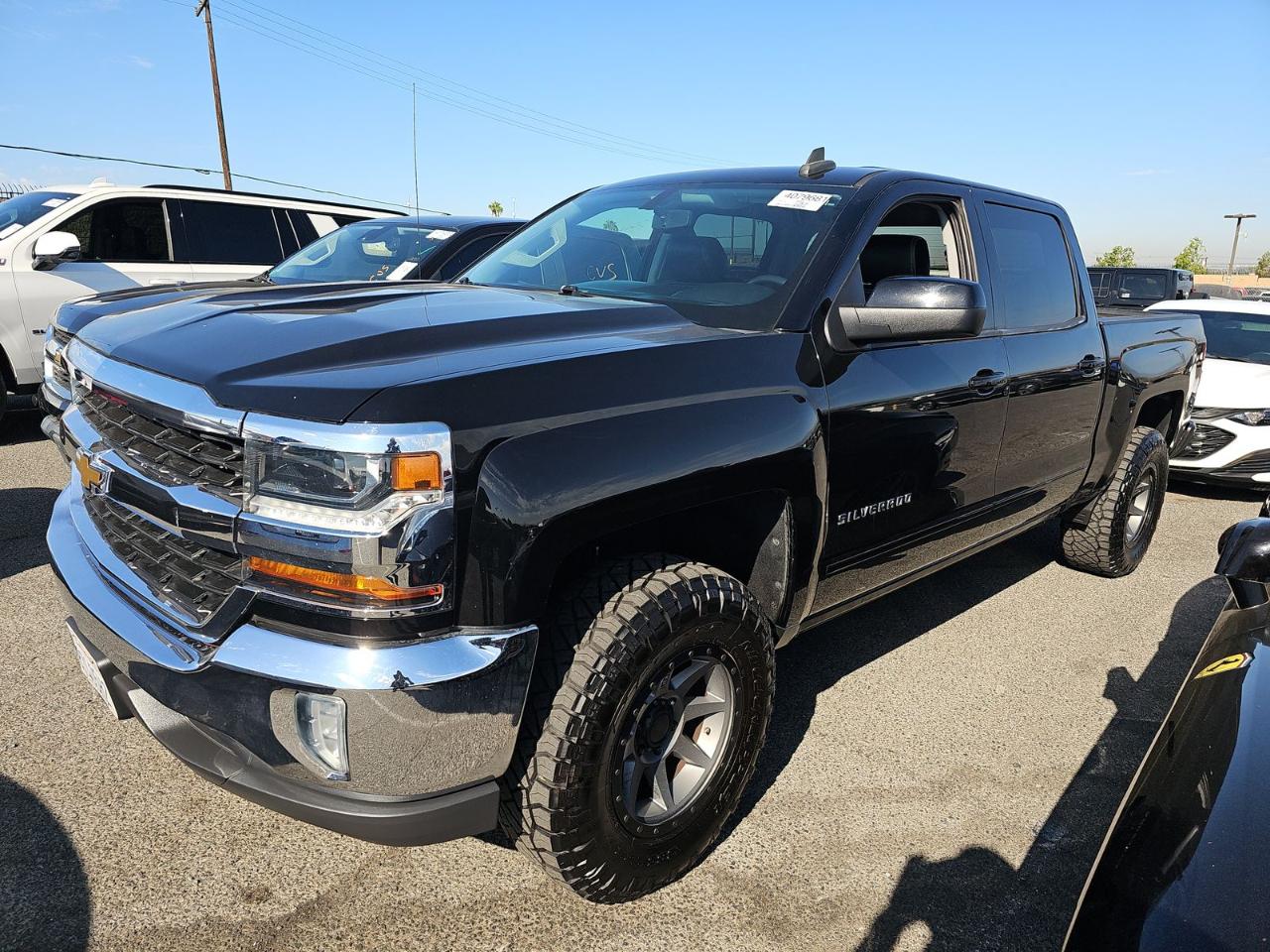 Chevrolet Silverado 1500 2WD Crew Cab 143.5" LT w/1LT 2017
