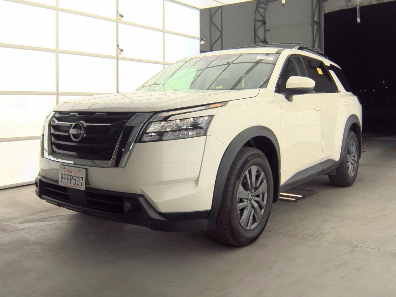 Nissan Pathfinder SV 2WD 2023