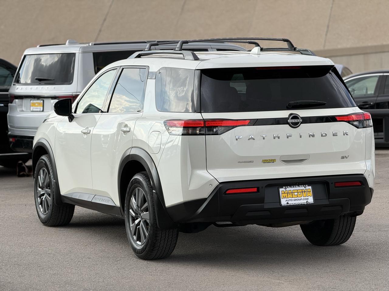 Nissan Pathfinder SV 2WD 2023