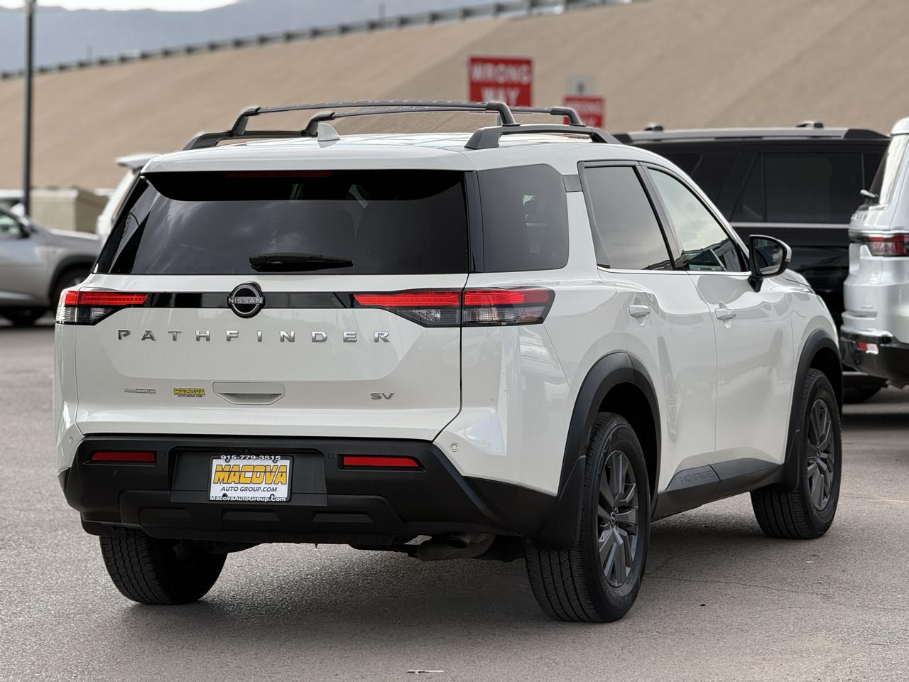 Nissan Pathfinder SV 2WD 2023