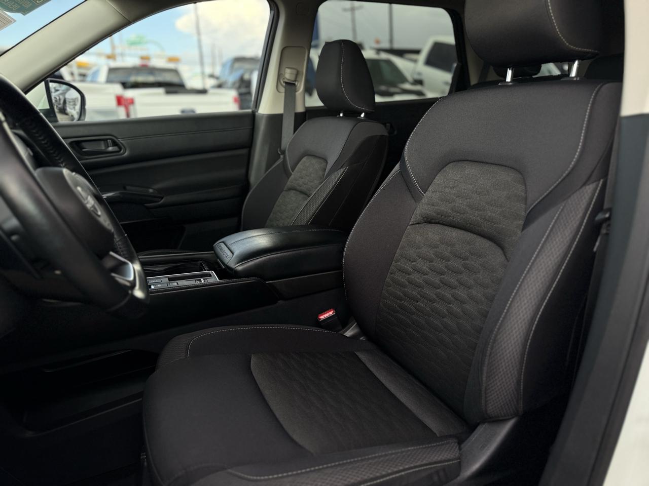 Nissan Pathfinder SV 2WD 2023