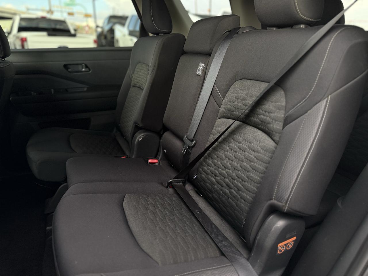Nissan Pathfinder SV 2WD 2023