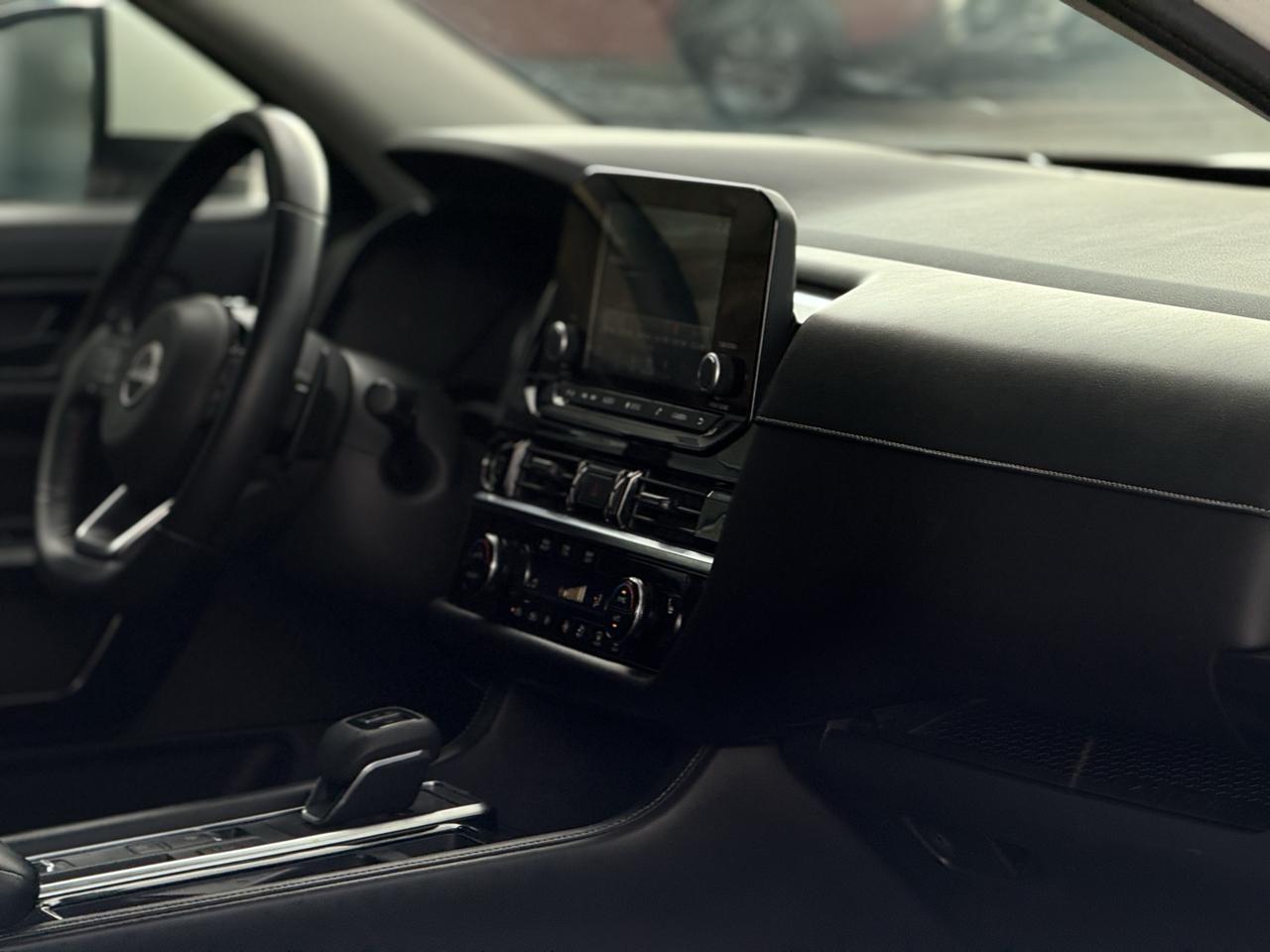 Nissan Pathfinder SV 2WD 2023