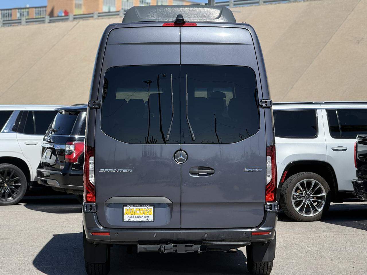 Mercedes-Benz Sprinter Passenger Van 2500 Standard Roof I4 Gas 144" RWD 2022