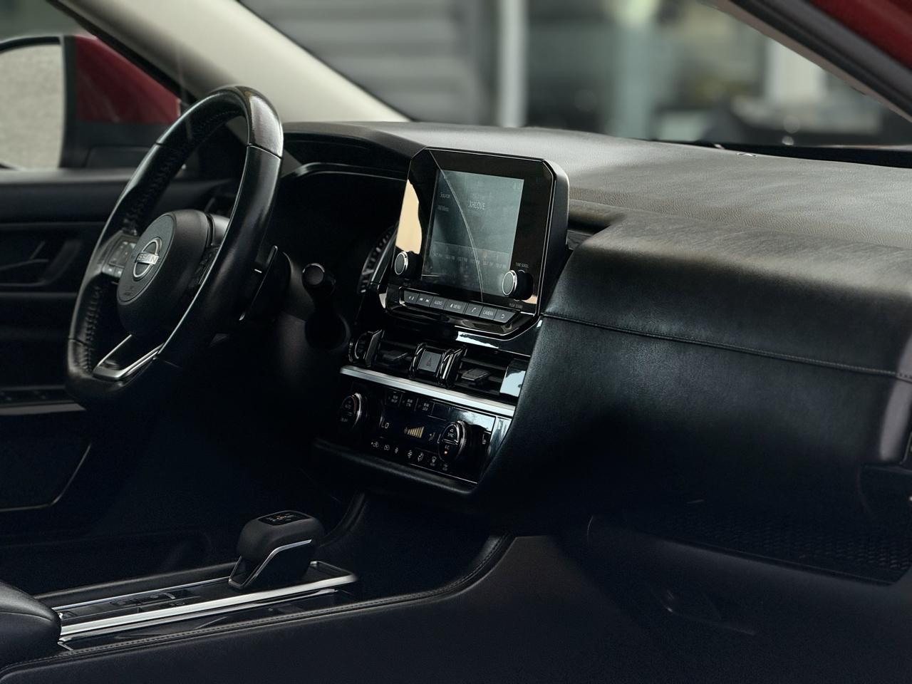Nissan Pathfinder SV 2WD 2024