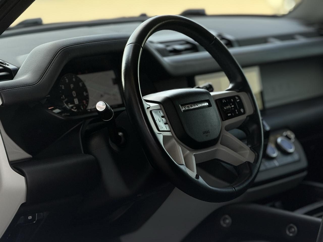 Land Rover Defender 110 P300 S 2024