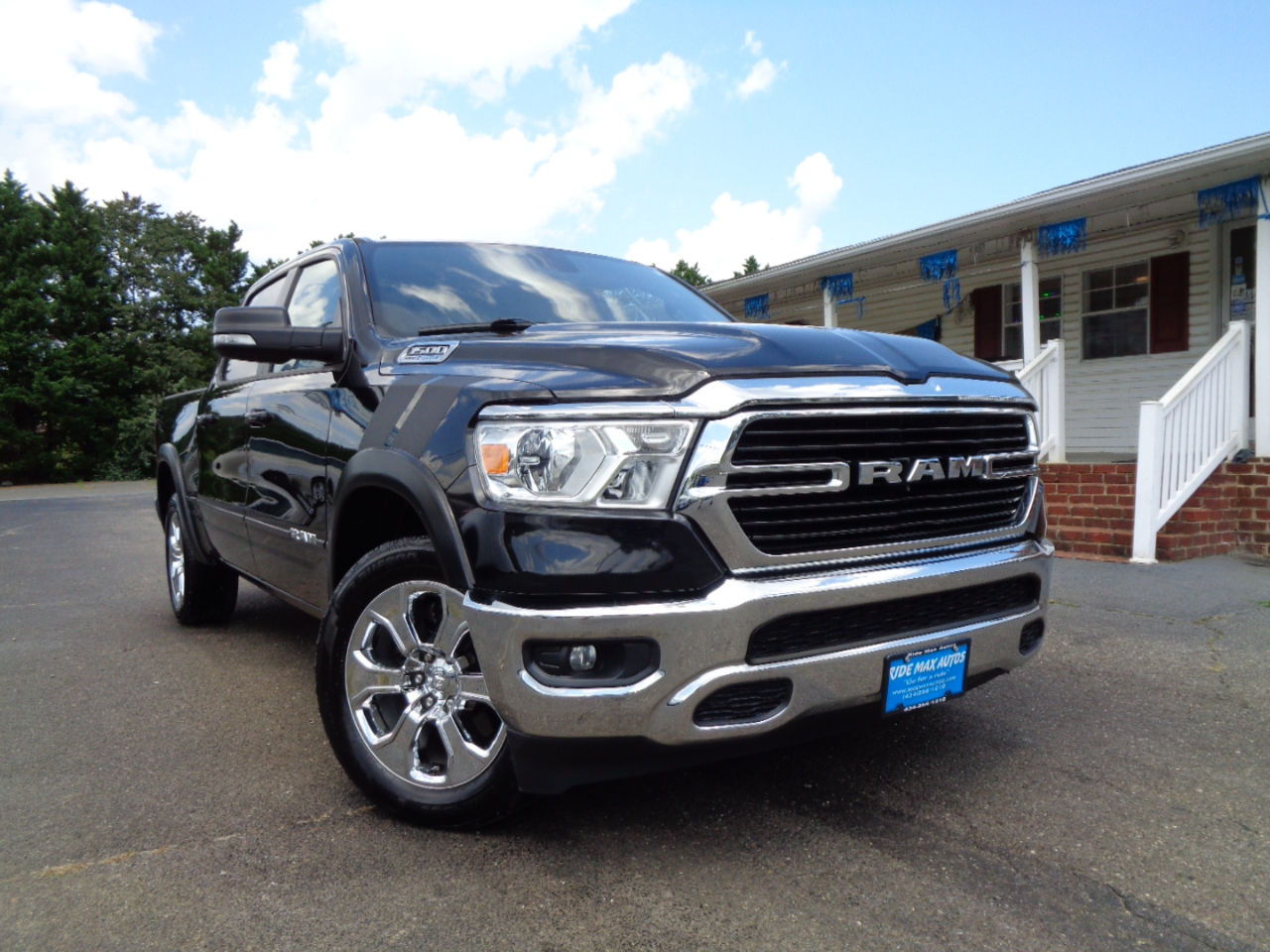 RAM 1500 Big Horn 4x4 Crew Cab 5'7" Box 2021 RAM 1500 Big Horn 4x4 Crew Cab 5'7" Box 2021