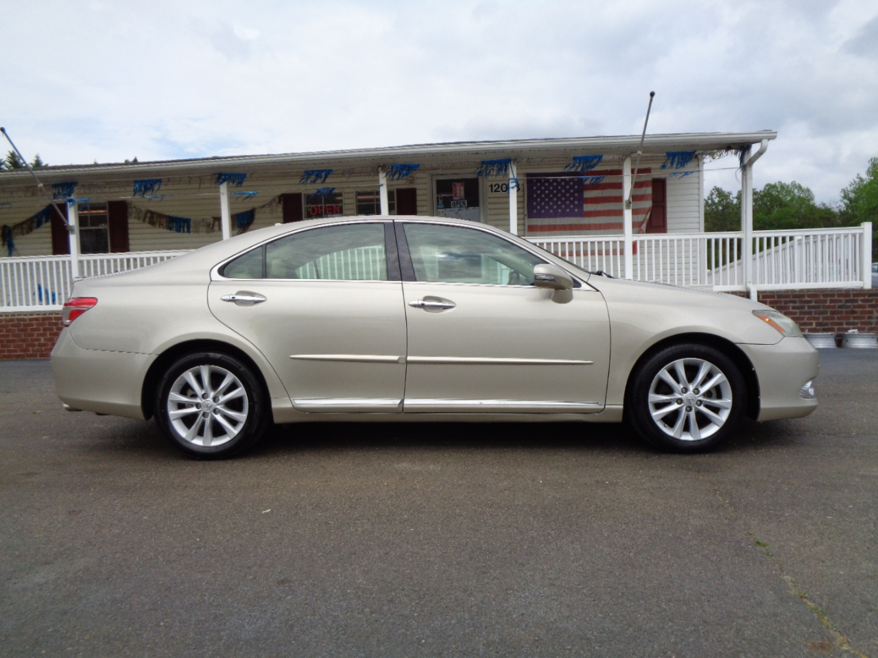 Lexus ES 350 4dr Sdn 2011 Lexus ES 350 4dr Sdn 2011