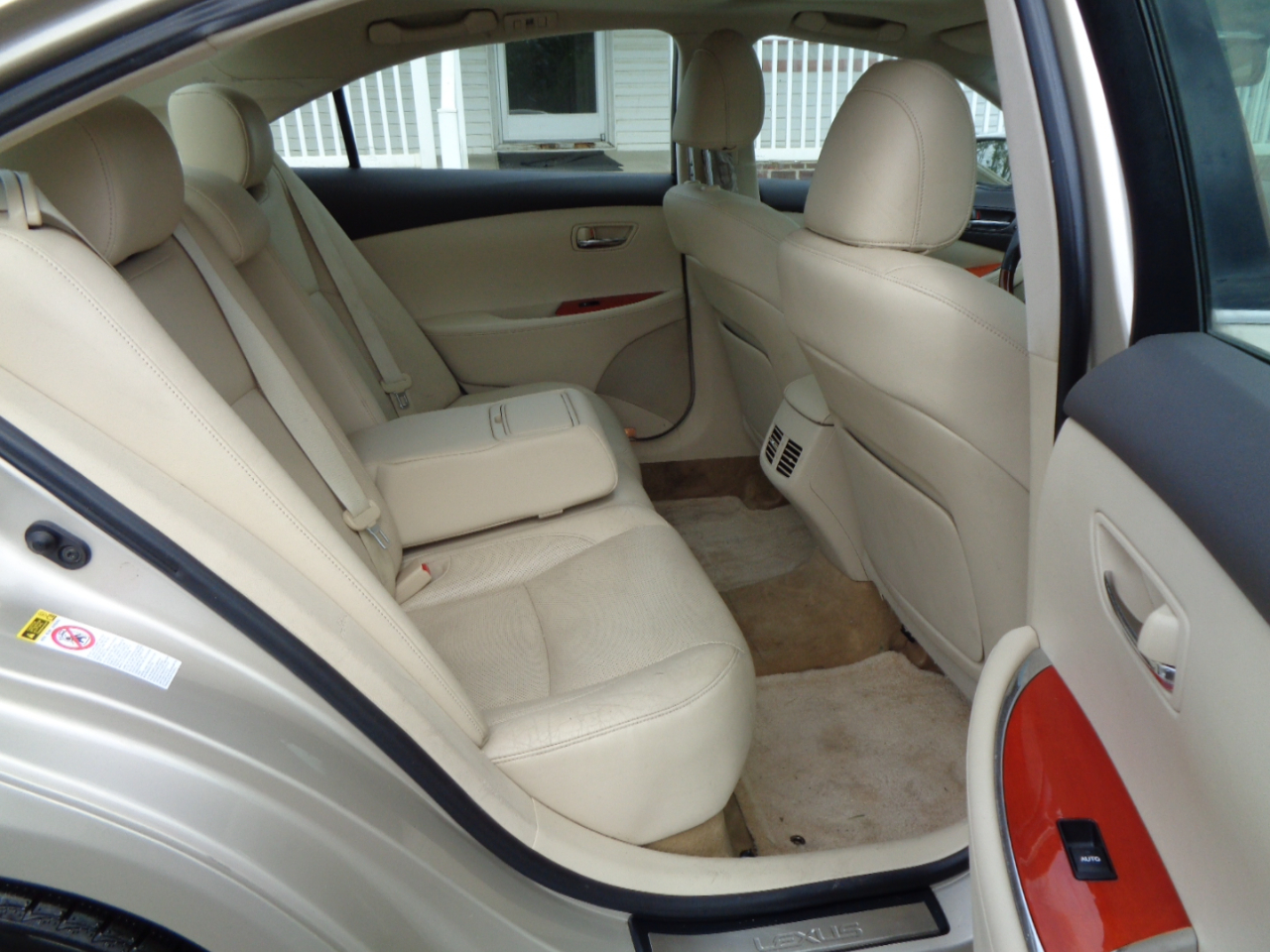 Lexus ES 350 4dr Sdn 2011 Lexus ES 350 4dr Sdn 2011
