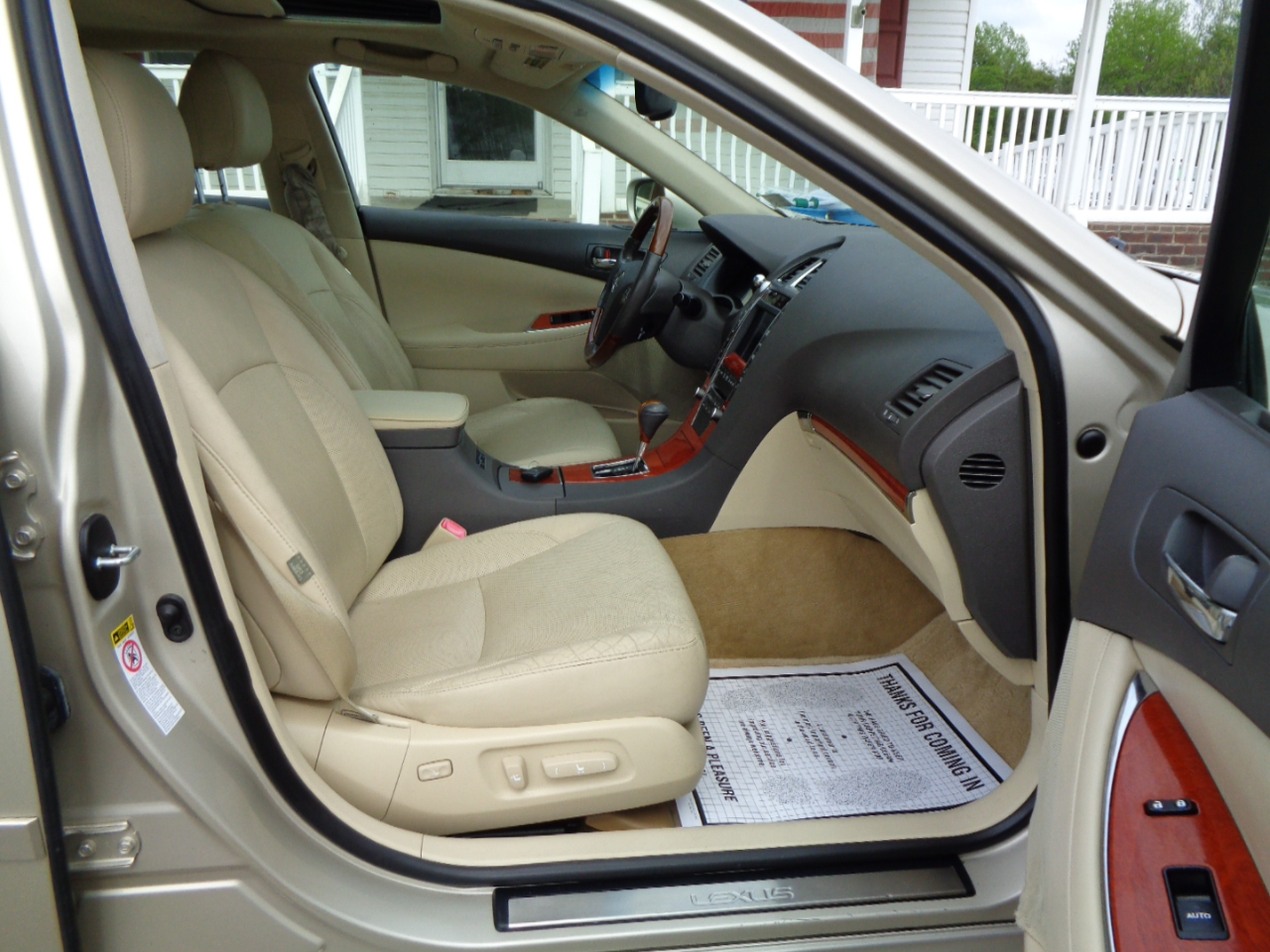 Lexus ES 350 4dr Sdn 2011 Lexus ES 350 4dr Sdn 2011
