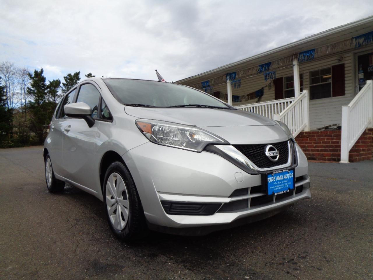 Nissan Versa Note SV CVT 2017 Nissan Versa Note SV CVT 2017