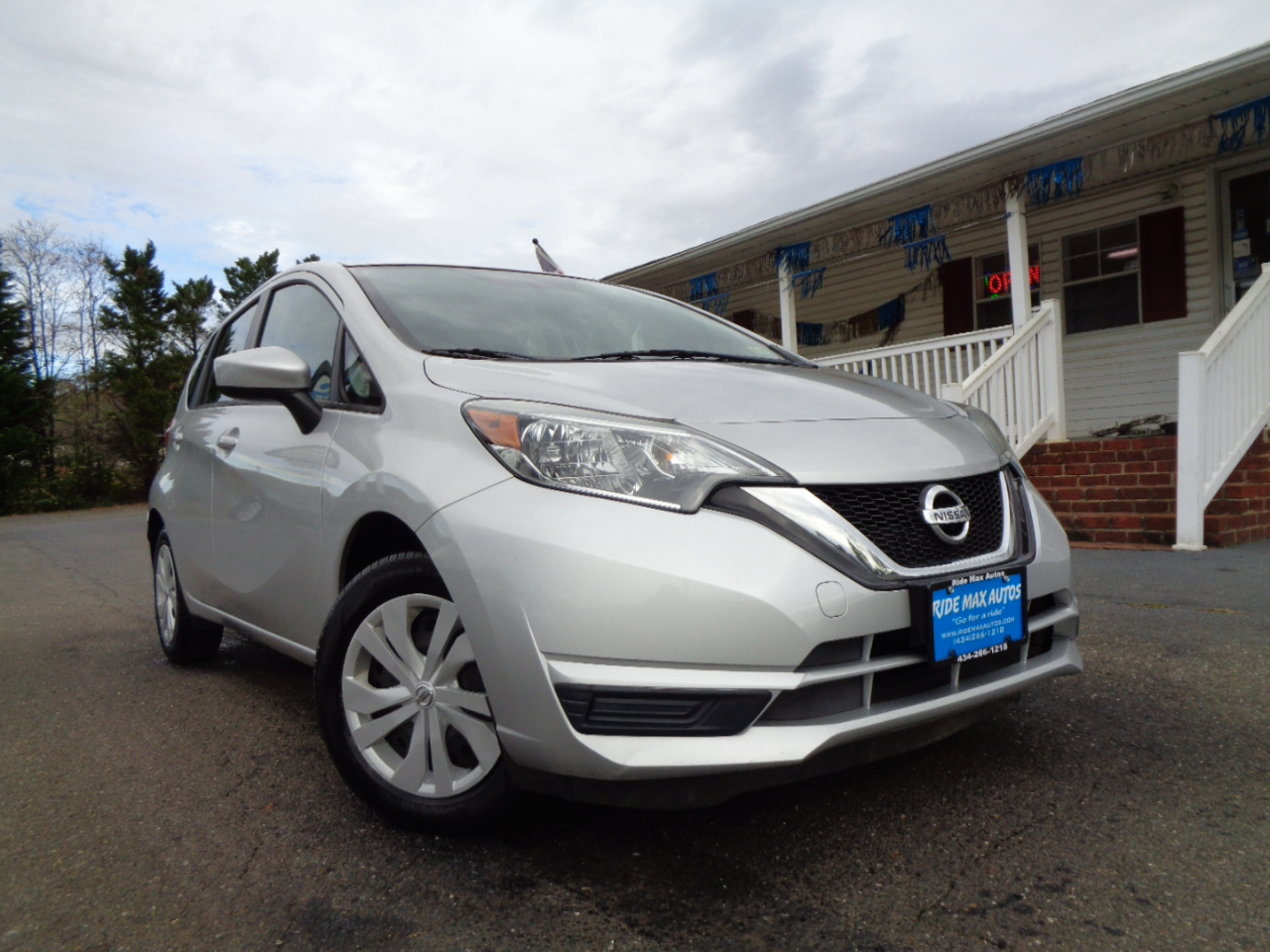 Nissan Versa Note SV CVT 2017 Nissan Versa Note SV CVT 2017