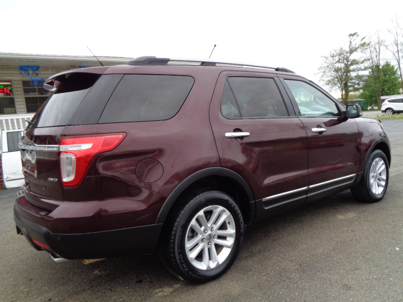 Ford Explorer 4WD 4dr XLT 2011 Ford Explorer 4WD 4dr XLT 2011