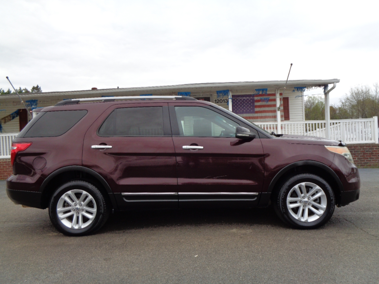 Ford Explorer 4WD 4dr XLT 2011 Ford Explorer 4WD 4dr XLT 2011