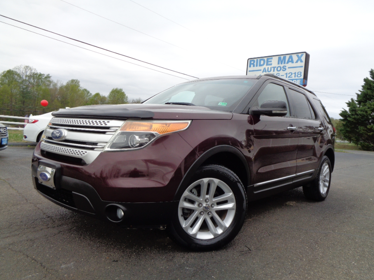 Ford Explorer 4WD 4dr XLT 2011 Ford Explorer 4WD 4dr XLT 2011