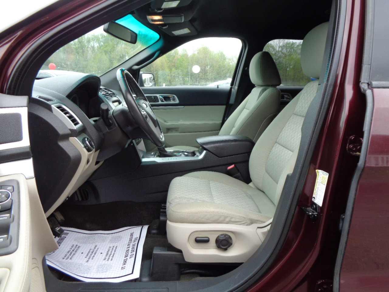 Ford Explorer 4WD 4dr XLT 2011 Ford Explorer 4WD 4dr XLT 2011