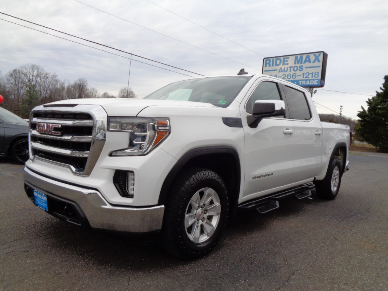 GMC Sierra 1500 4WD Crew Cab 147" SLE 2020