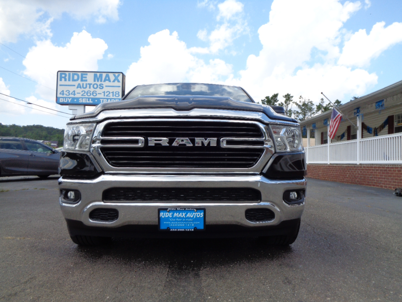 RAM 1500 Big Horn 4x4 Crew Cab 5'7" Box 2021