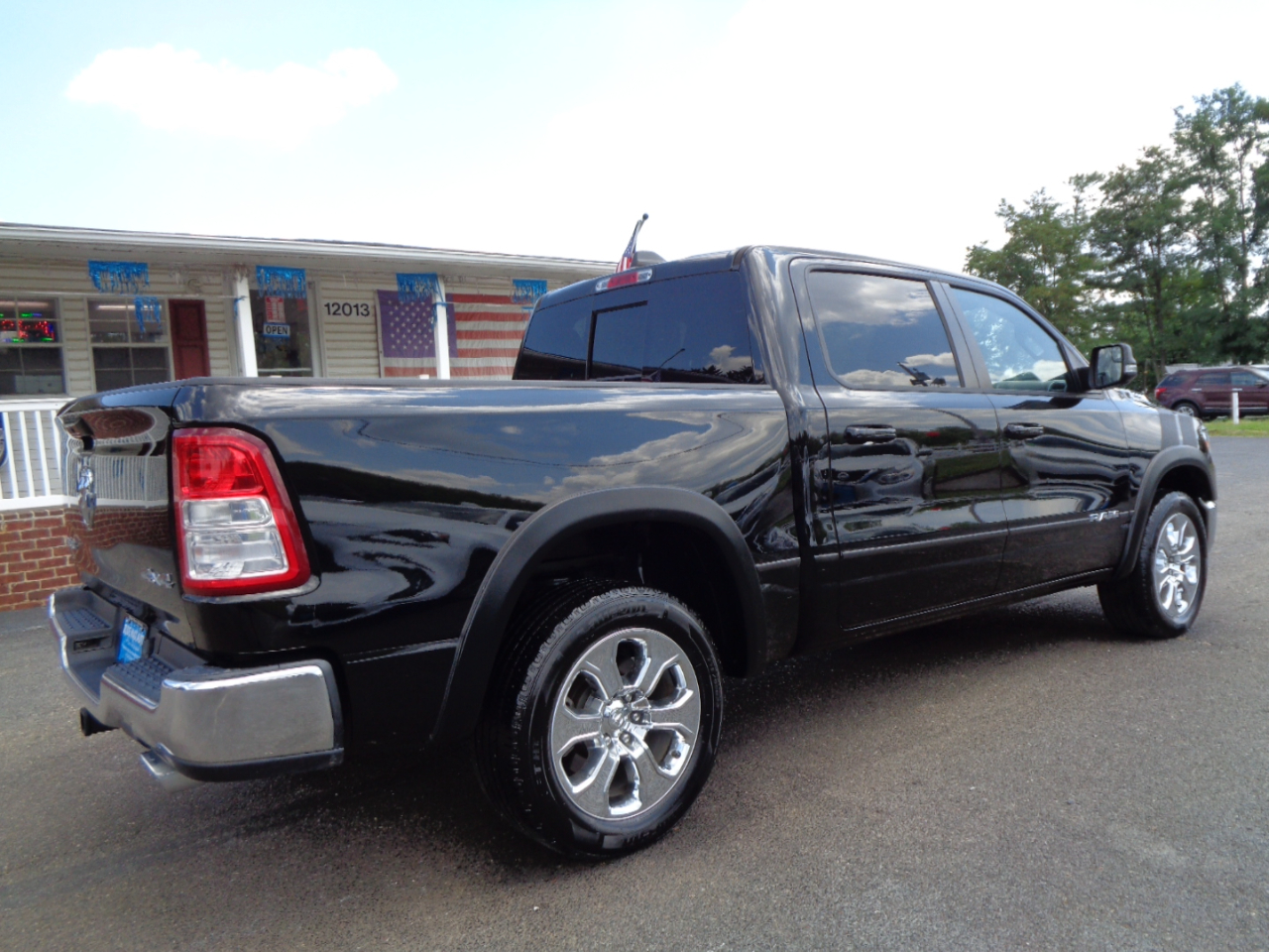 RAM 1500 Big Horn 4x4 Crew Cab 5'7" Box 2021