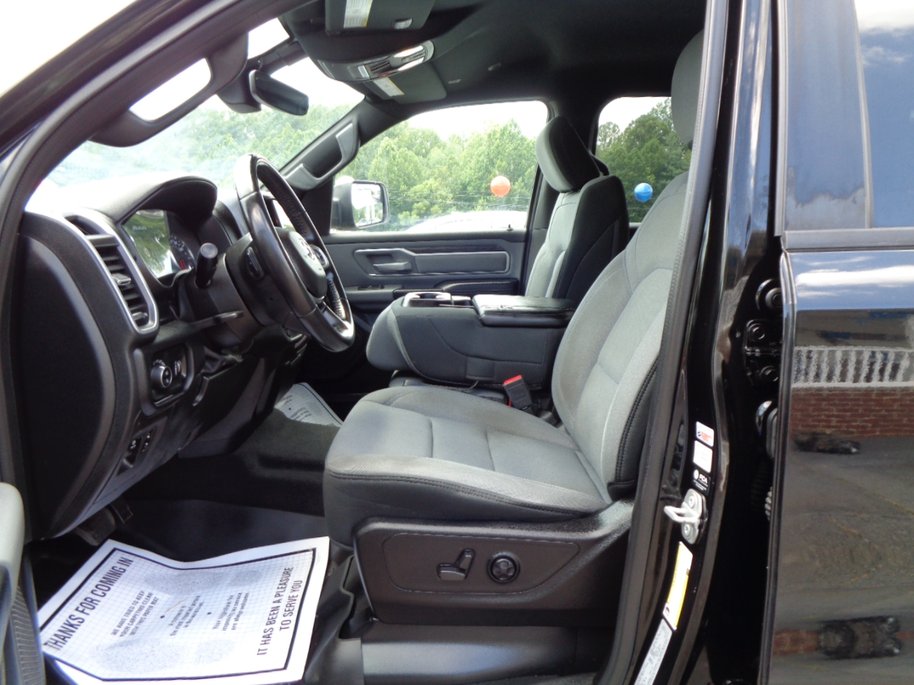 RAM 1500 Big Horn 4x4 Crew Cab 5'7" Box 2021