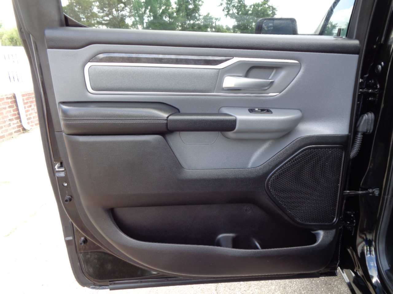 RAM 1500 Big Horn 4x4 Crew Cab 5'7" Box 2021