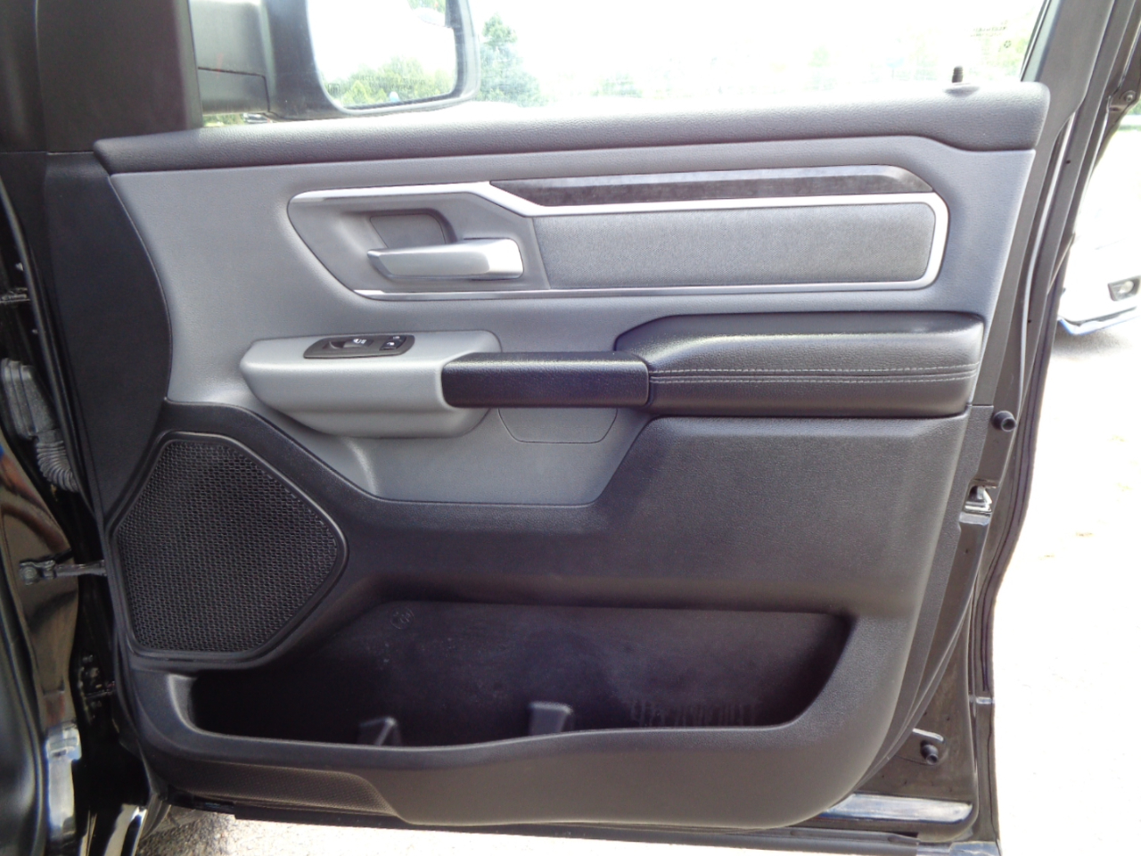 RAM 1500 Big Horn 4x4 Crew Cab 5'7" Box 2021