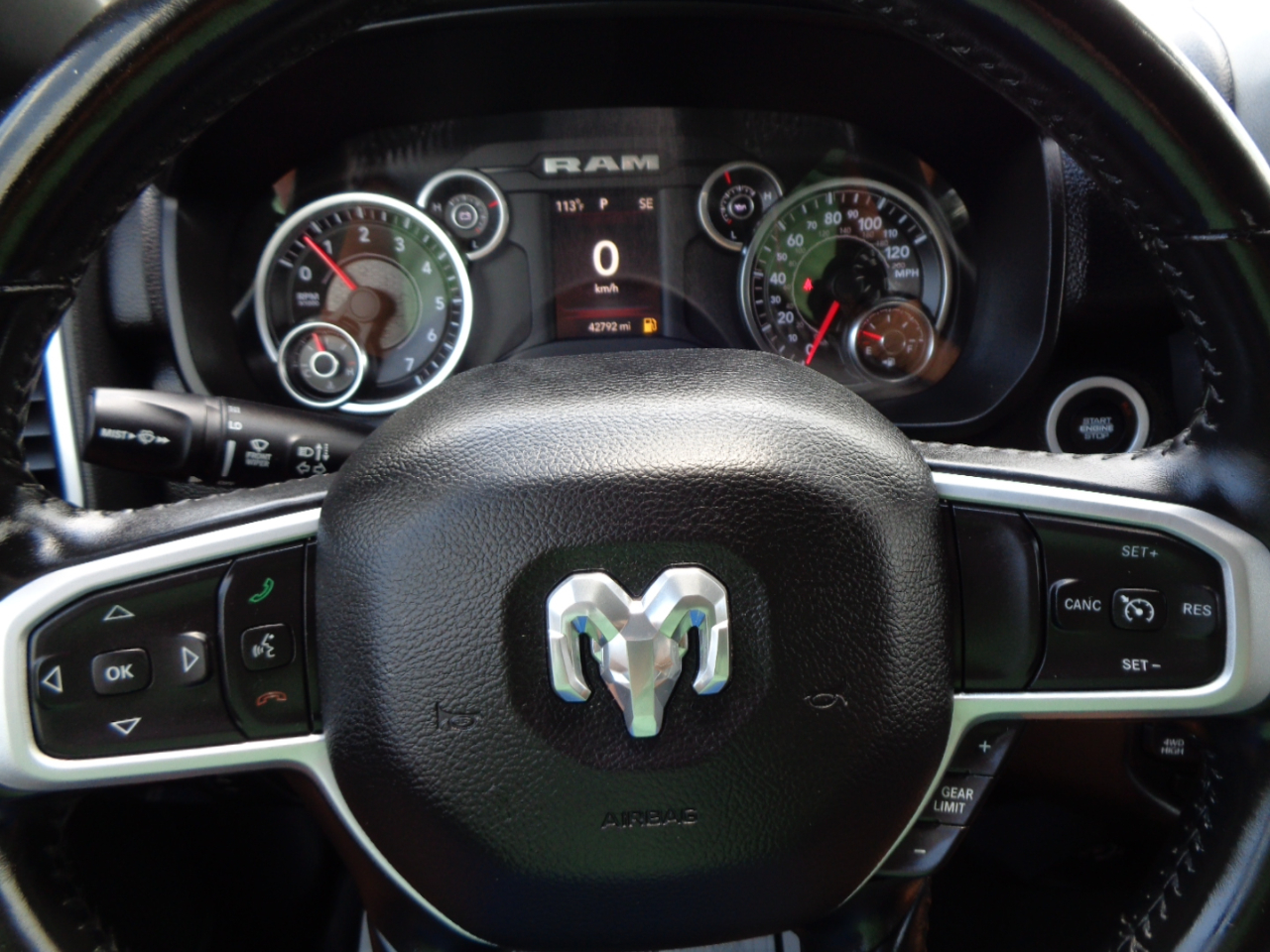 RAM 1500 Big Horn 4x4 Crew Cab 5'7" Box 2021