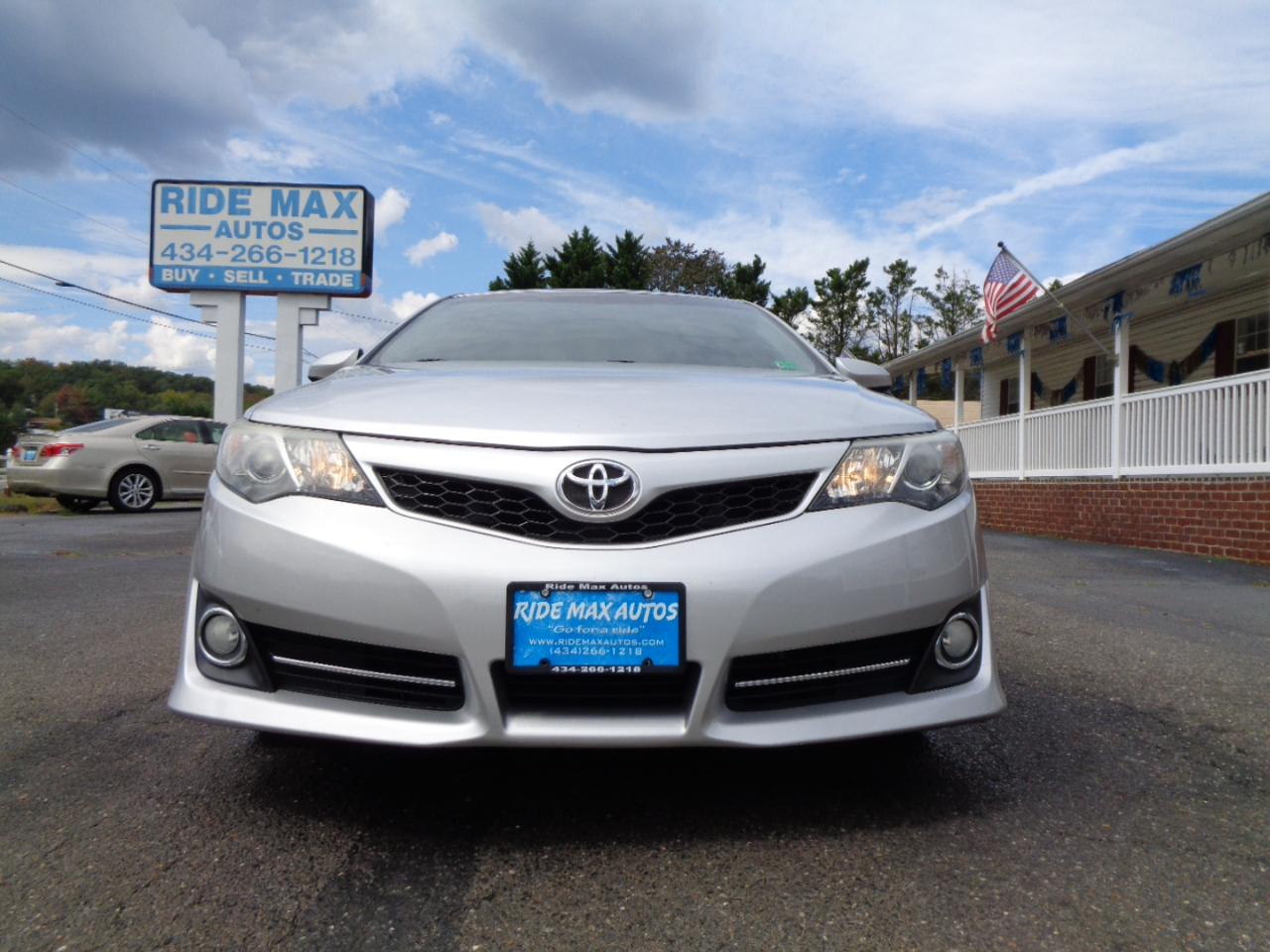 Toyota Camry 4dr Sdn I4 Auto SE (Natl) 2013