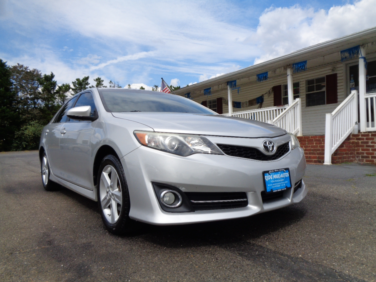 Toyota Camry 4dr Sdn I4 Auto SE (Natl) 2013