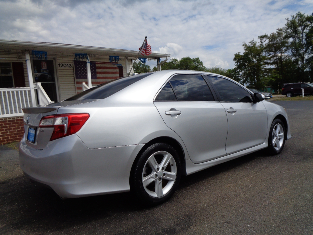 Toyota Camry 4dr Sdn I4 Auto SE (Natl) 2013